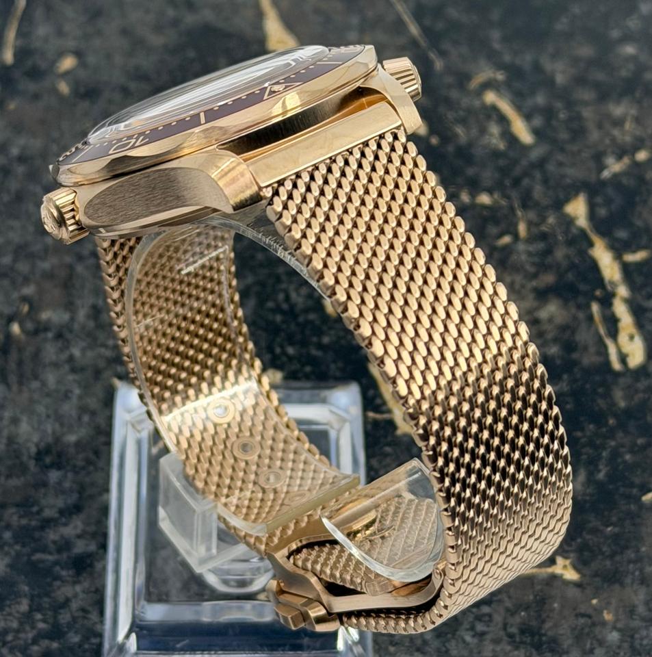 MIDNIGHT AGENT — Bordeaux Bronze Diver 42mm